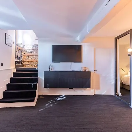 Le Lombard : Panorama Sur La Garonne トゥールーズ