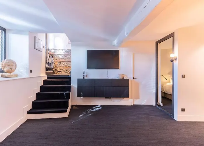 Le Lombard : Panorama Sur La Garonne טולוז